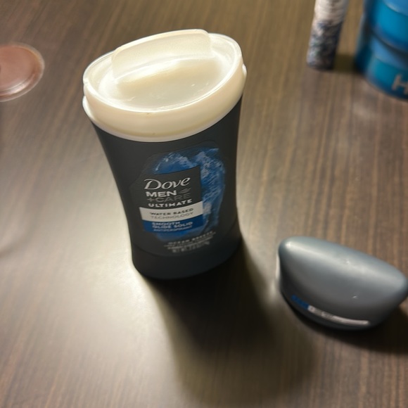 Men’s Toiletries Bundle - Picture 6 of 7